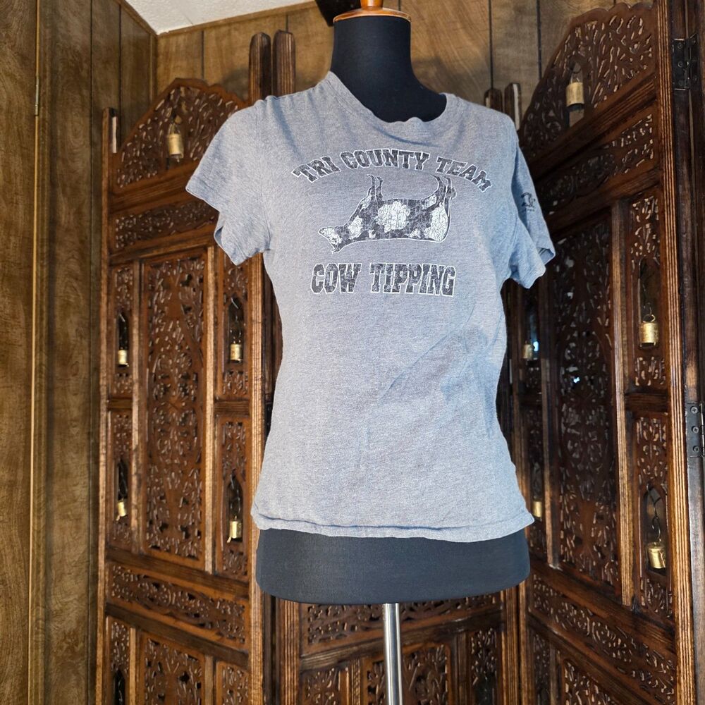 🐄🤠🏆 Tri County Team Cow Tipping T-Shirt — Size Large ✨